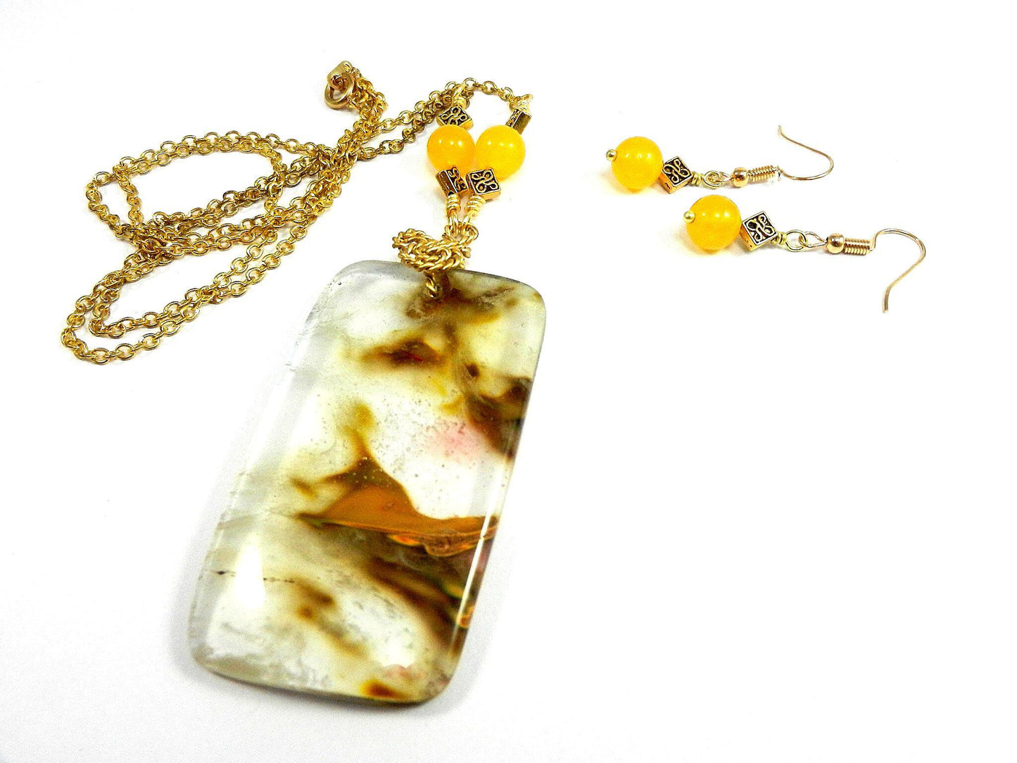 Cherry Quartz Oblong Gemstone Necklace Pendant Gold Wire Wrapped with Matching Jade Earrings