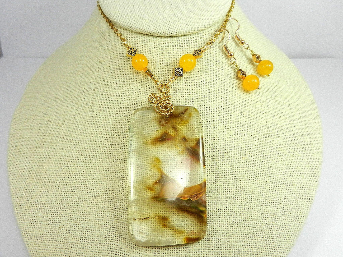 Cherry Quartz Oblong Gemstone Necklace Pendant Gold Wire Wrapped with Matching Jade Earrings