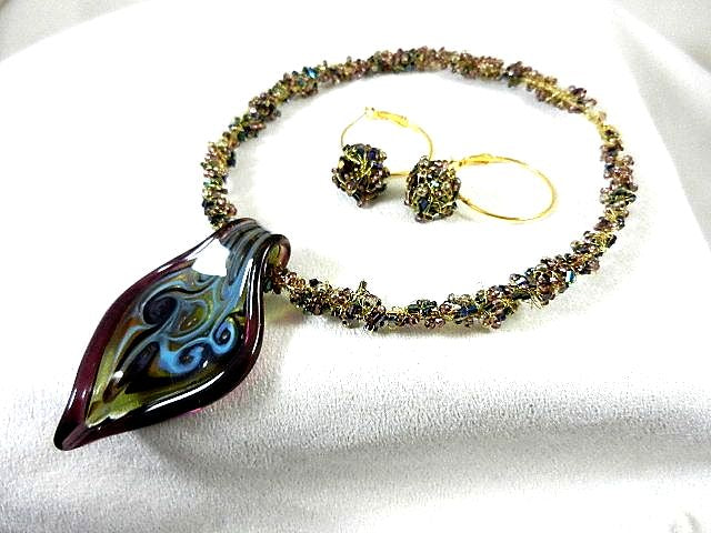 Violet Blue Lamp Work Art Glass Pendant on Crocheted Wire Choker with Earrings