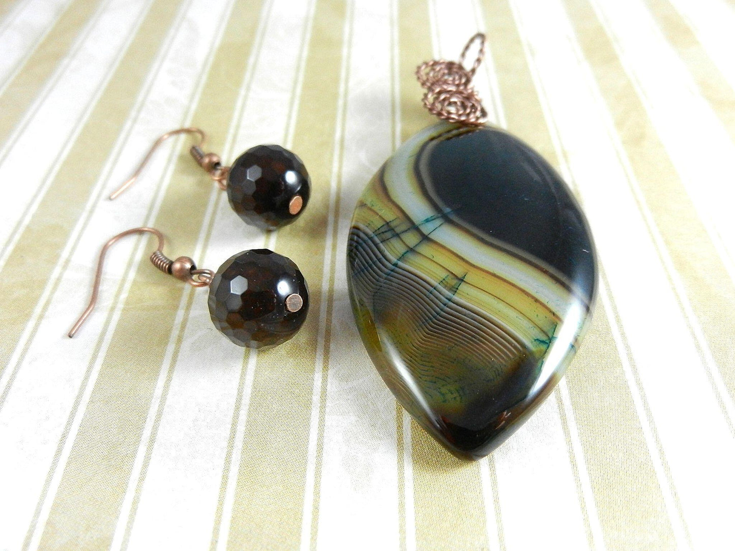 Copper Wire Wrapped Black and Brown Agate Gemstone Pendant with Matching Agate Earrings