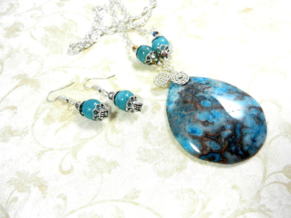 Blue Crazy Lace Agate Teardrop Gemstone Pendant Silver Wire Wrapped Pendant Necklace with Blue Agate Earrings