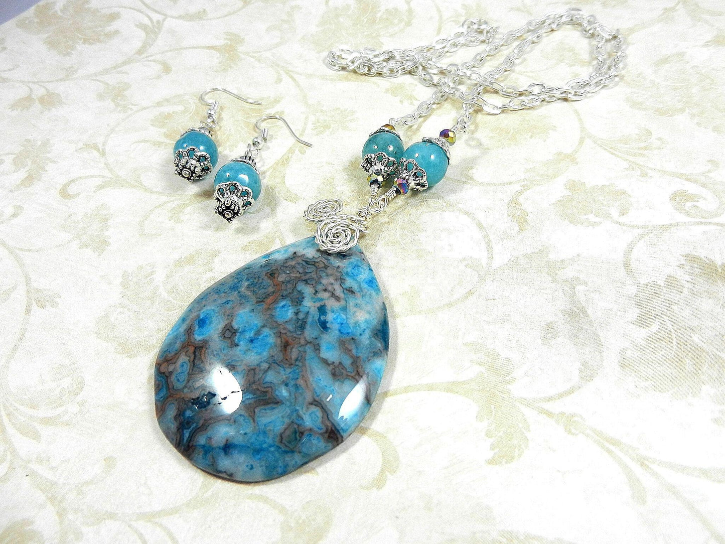 Blue Crazy Lace Agate Teardrop Gemstone Pendant Silver Wire Wrapped Pendant Necklace with Blue Agate Earrings