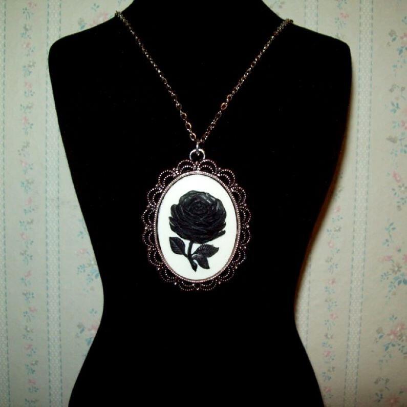 Black Rose Cameo Pendant Necklace, 40X30 mm