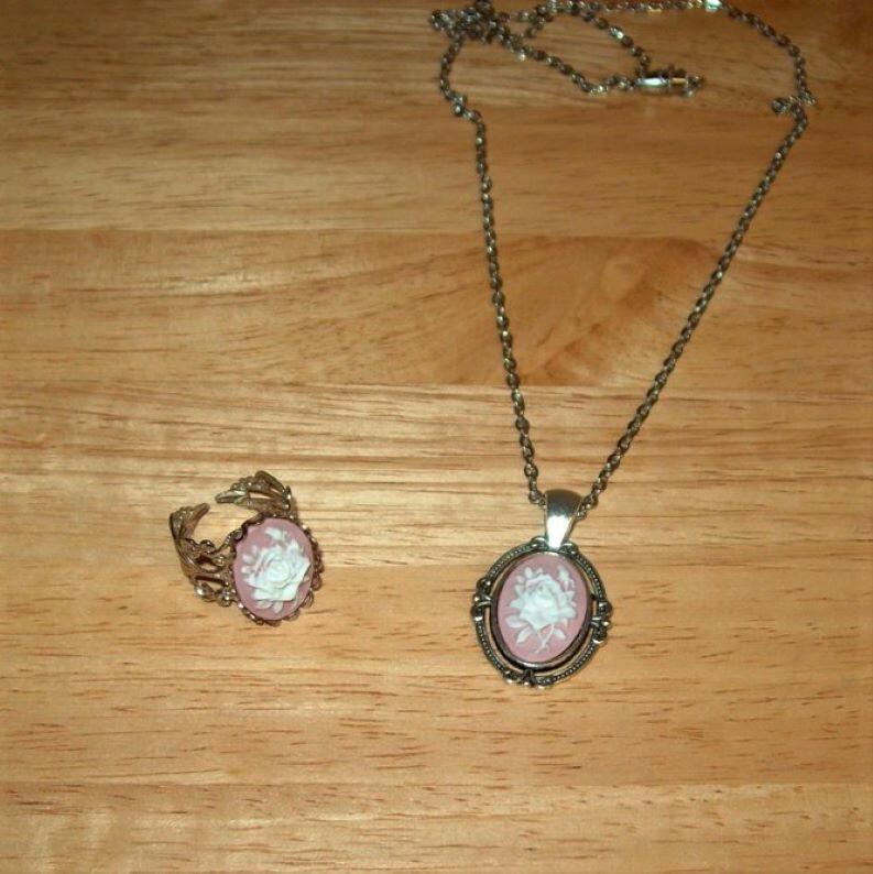 Victorian Rose Cameo Pendant Necklace and Ring Set